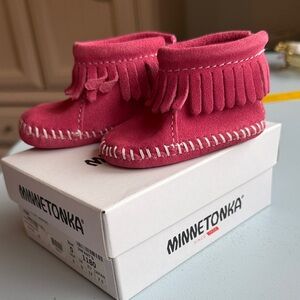Minnetonka Kids Moccasins in Bright Pink with Fringe